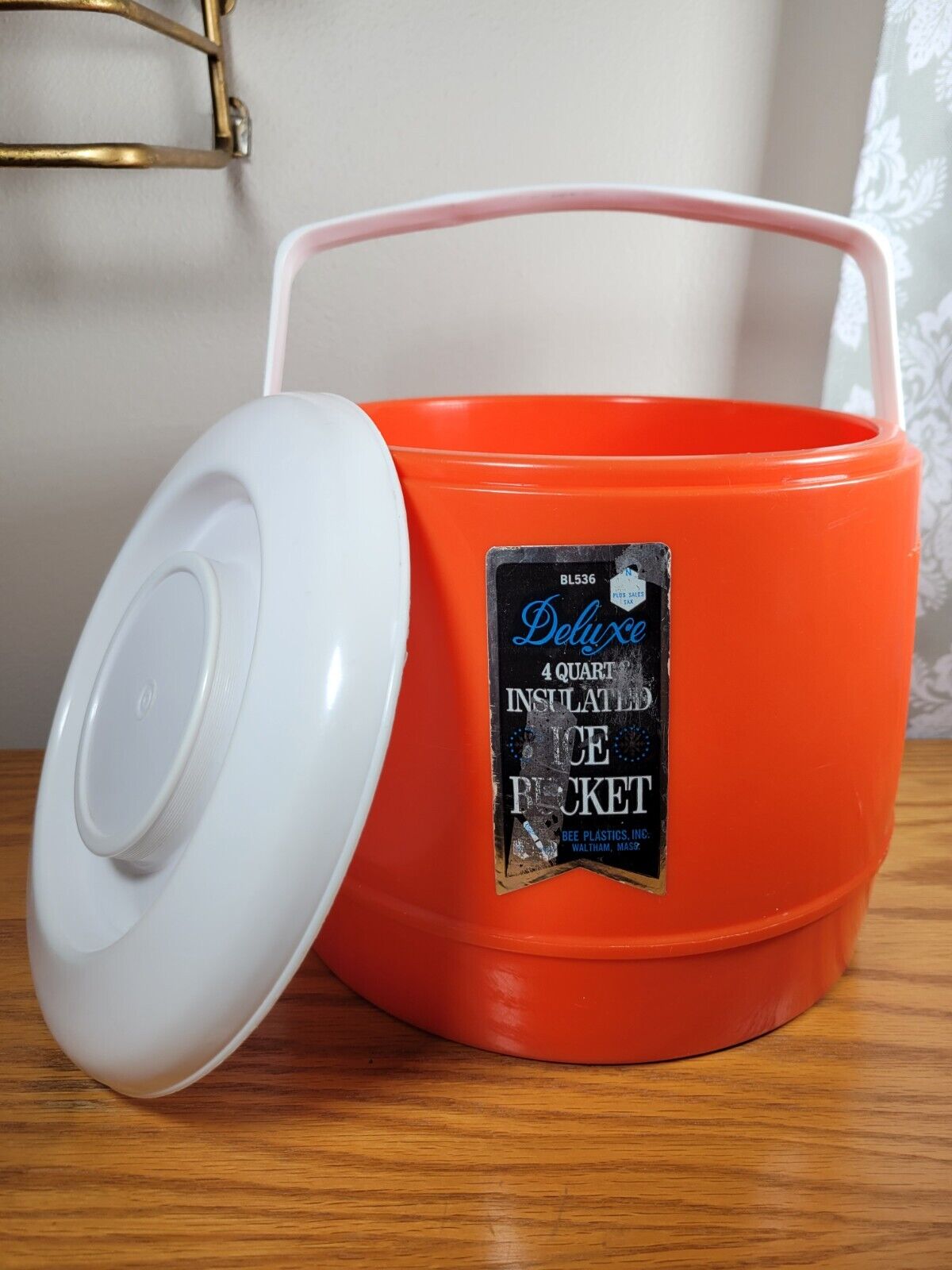 VTG Deluxe ORANGE 4 Quart Insulated Ice Bucket Bee Plastics USA BL536 w/ Handle