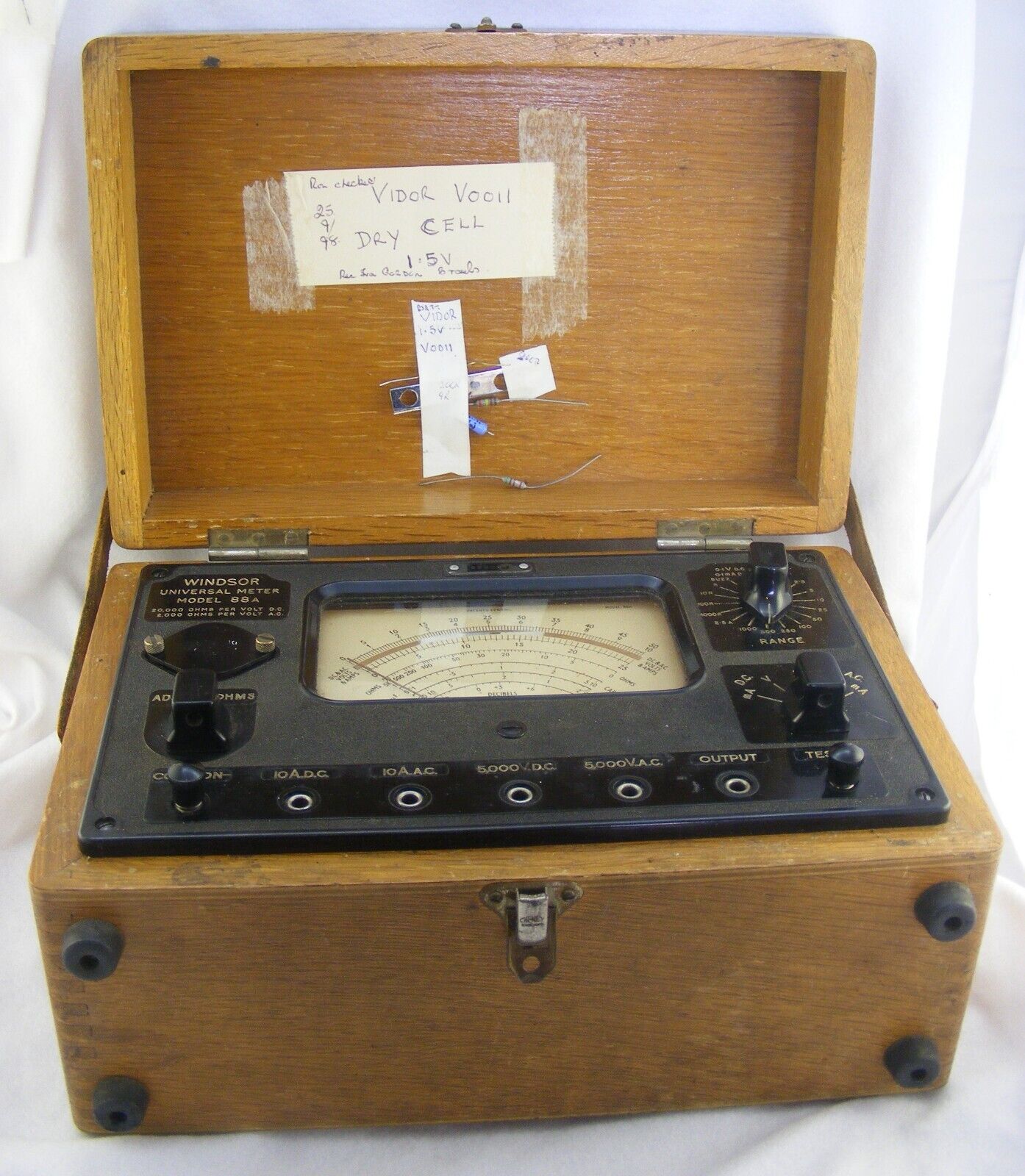 Vintage Windsor Universal Meter Model 88 A Multimeter Boxed Wooden Case