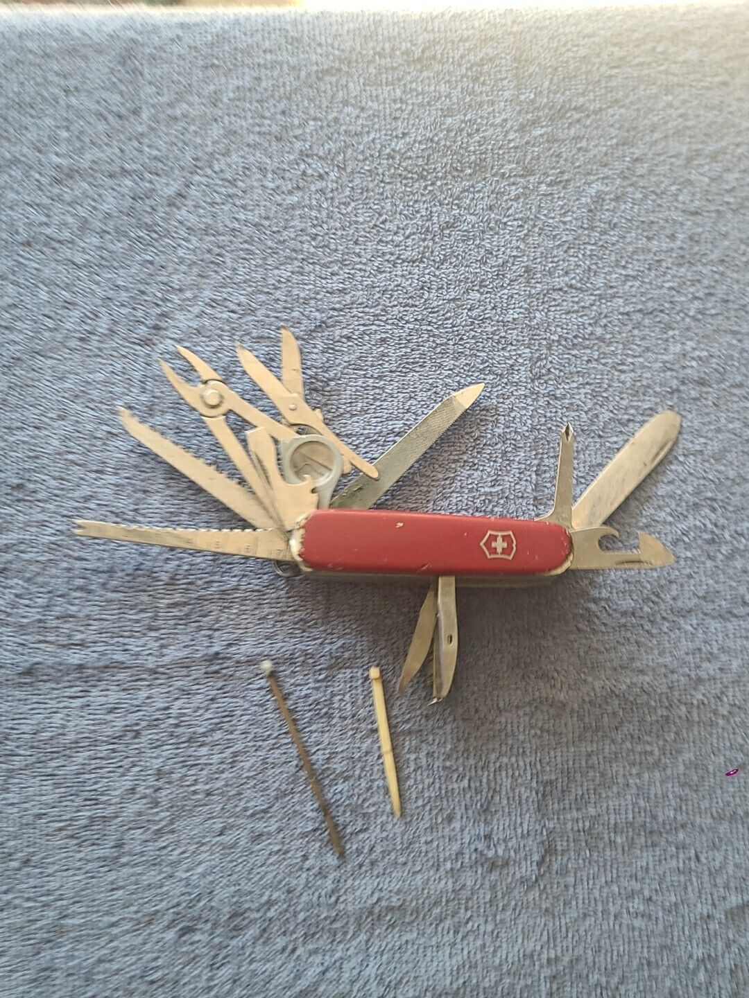 Victorinox Vintage Craftsman Red Swiss Army Knife Blade Damaged Tip Collectable 