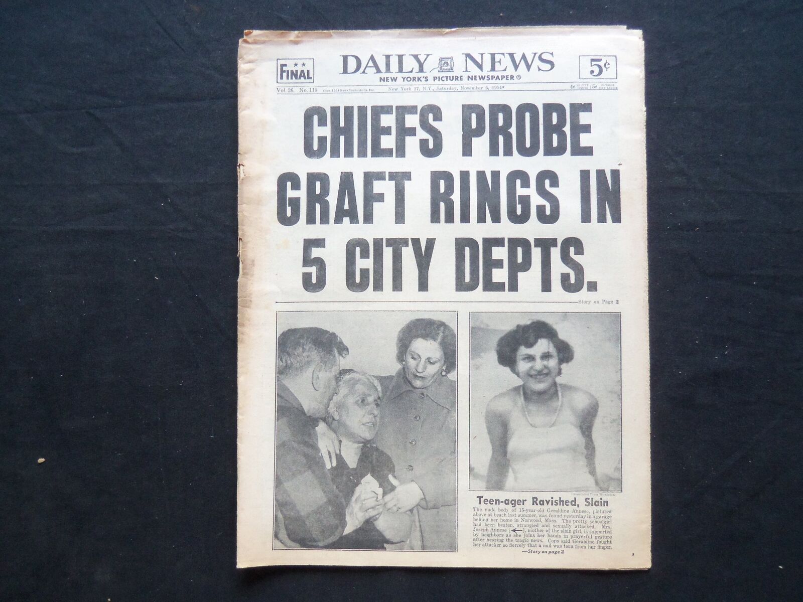 1954 NOVEMBER 6 NY DAILY NEWS-CHIEFS PROBE GRAFT RINGS IN 5 CITY DEPTS - NP 2518