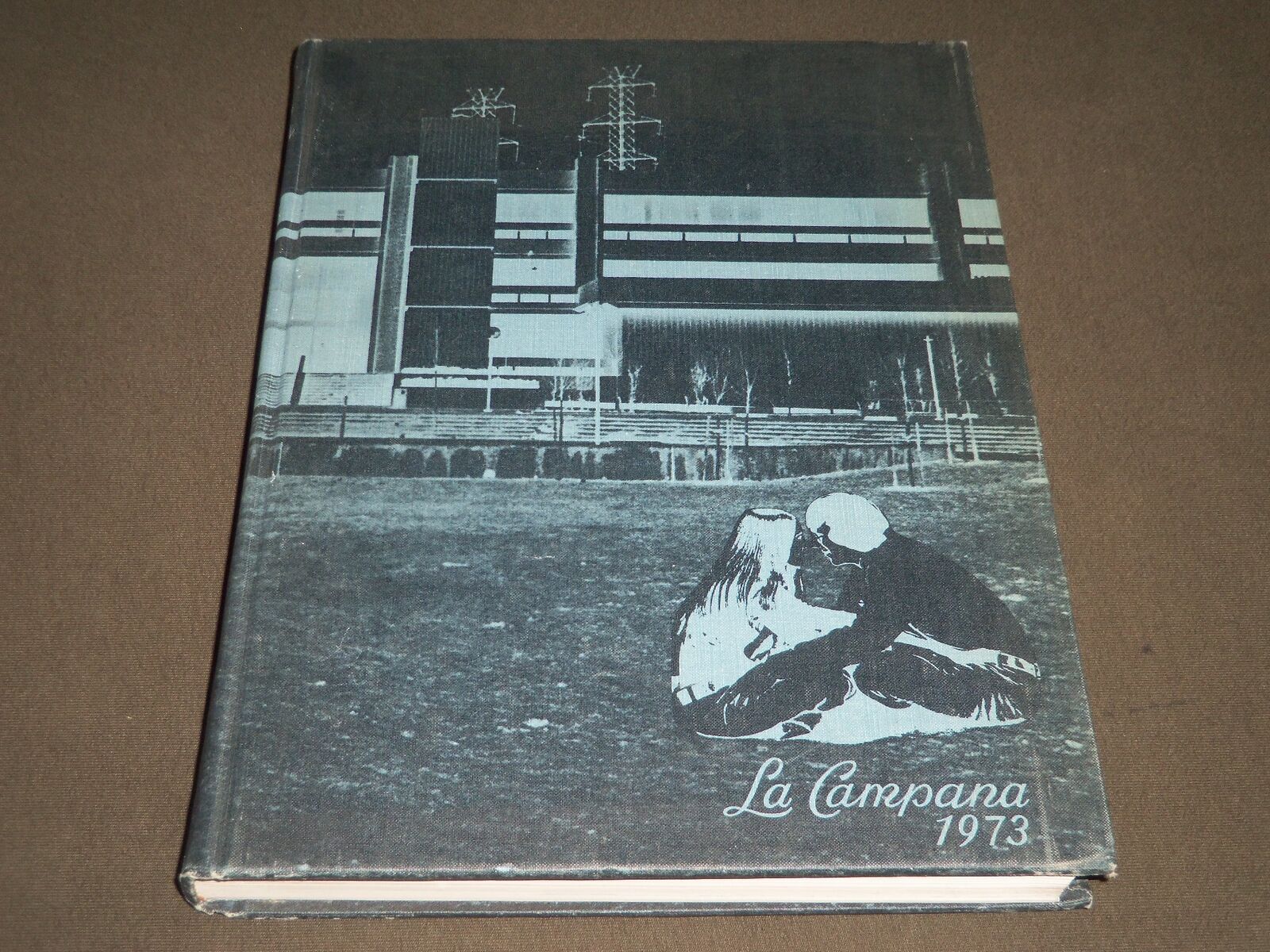 1973 THE LA CAMPANA MONTCLAIR STATE COLLEGE YEARBOOK - NEW JERSEY - YB 1074
