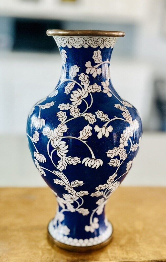 Vintage 1920s-1930s Chinese Cloisonné Vase ~ 9.5” Blue White Floral Over Brass