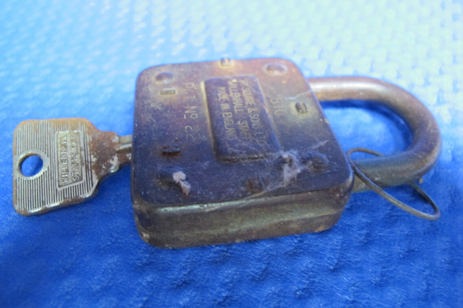 Vintage Squire & Sons Ltd Padlock with key 810
