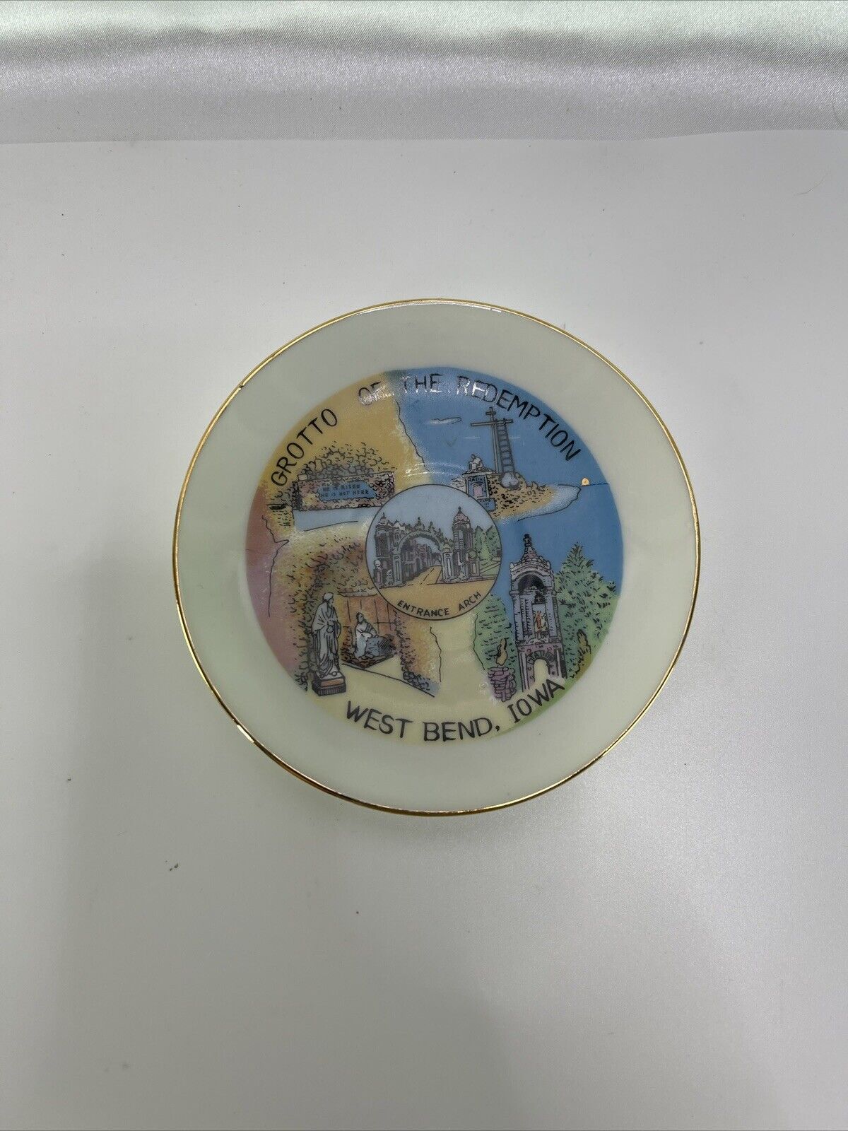 Vintage Miniature Souvenir Plate Dish Grotto of the Redemption West Bend Iowa 4”