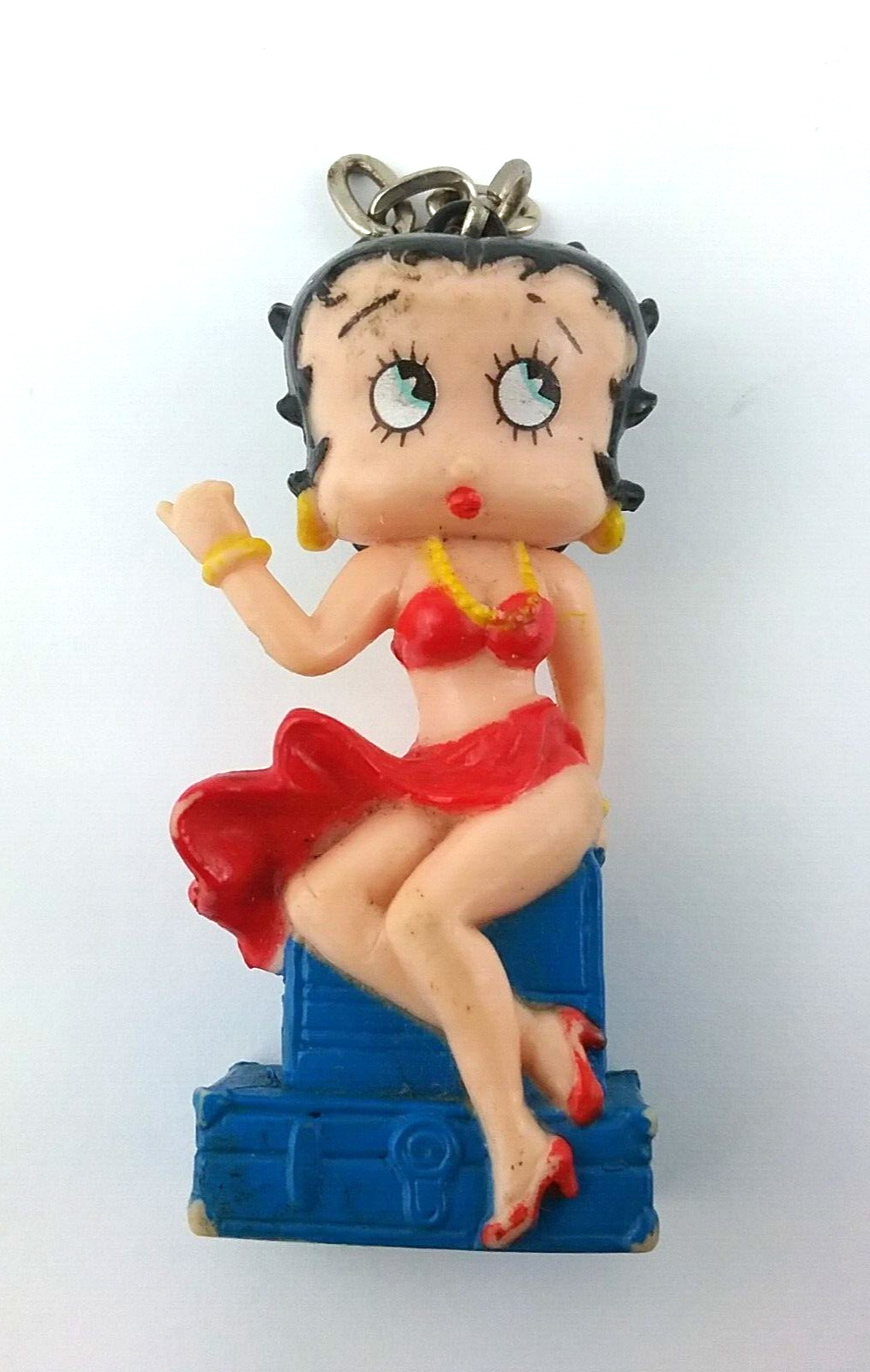 1995 Vintage Betty Boop Key Chain TM Hearst Purse Charm Red Outfit Sitting