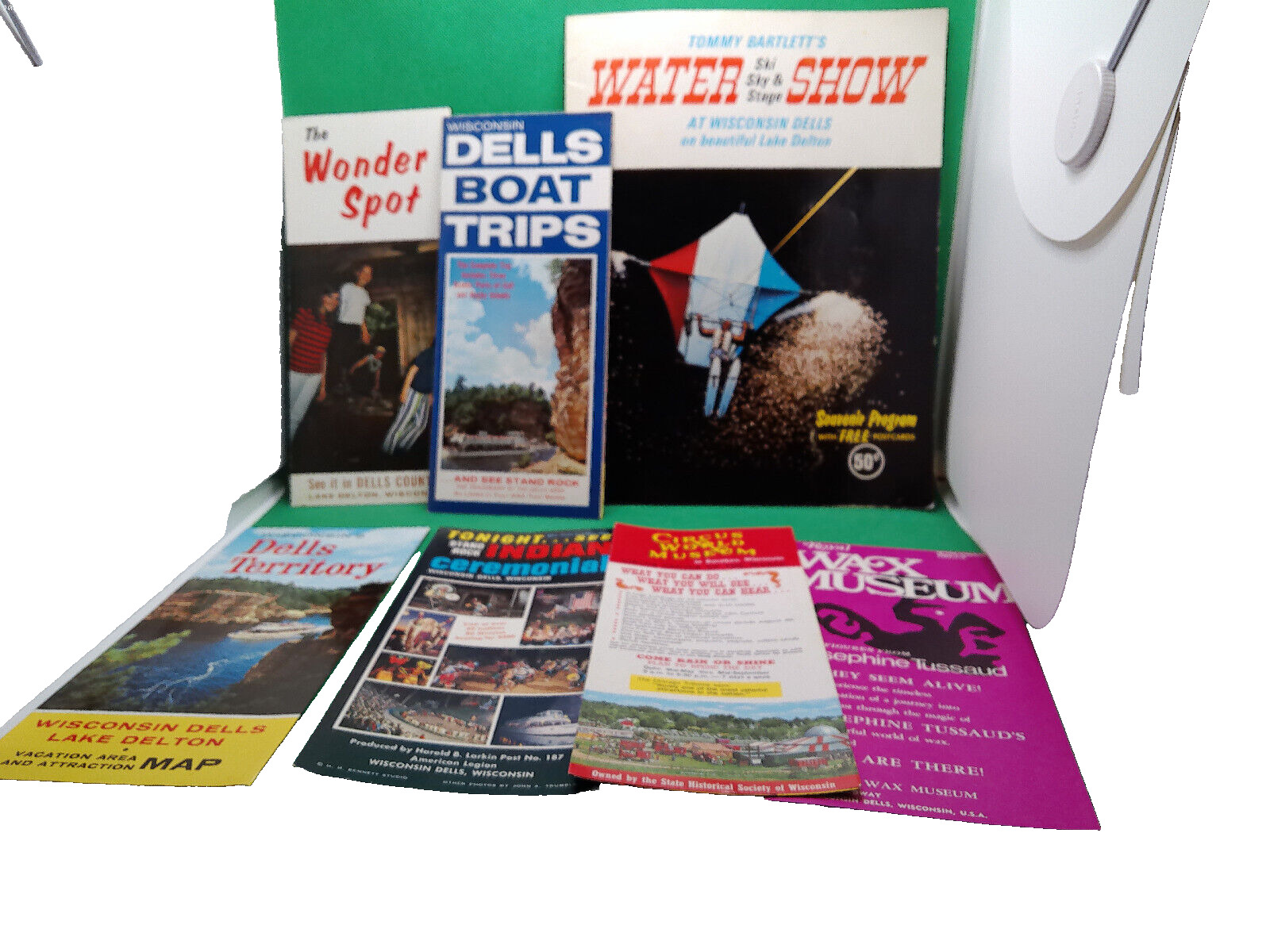 Wisconsin Dells Bartlett Water Show Wonder Spot Circus Wax boat brochures lot 7