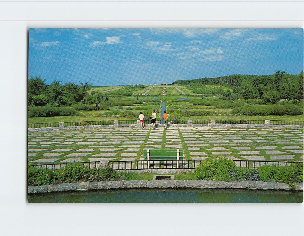 Postcard International Peace Garden USA-Canada North America