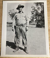 ANTIQUE WWII ORIGINAL PHOTOGRAPH OF A SOLDIER'S/LIEUTENANT DURING WWII  picture