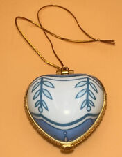 Beautiful Hinged HEART Shaped Trinket Box  -  Sweet Memories  Imprinted, Lovely picture