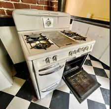 Wedgewood Gas Stove- works perfectly, has all knobs and griddle,  picture