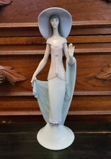 Lladro 6213 Lady of Nice 1995-99 Glossy Porcelain Sculpture Figurine 13.5