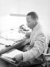 Martin Luther King Jr Relaxes at home in Montgomery Alabama 1956 Old Photo 17 picture