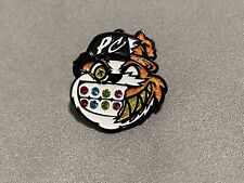 Pinzcity x Panda Got Fitteds Orange White Black panda scare bear hat pin picture