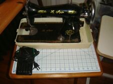 THE LA AGUJA SEWING MACHINE VINTAGE parts or repair picture