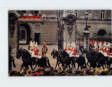 Postcard Life Guards & HM The Queen Buckingham Palace London England picture