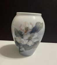 Vintage Royal Copenhagen Vase w/Flowers # 53 / 271 Blue & White No Flaws picture