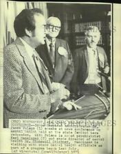 1971 Press Photo Bryce Hospital administrator Dr. Folsom & others with newsmen picture