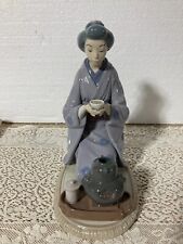 1981 LLadro 5122 August Moon Geisha Japanese Girl Serving Tea Ceremony Figurine picture