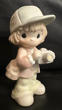 1997 PRECIOUS MOMENTS FIGURINE FOCUSING IN ON THOSE PRECIOUS MOMENTS picture
