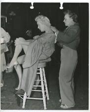 BETTY GRABLE Candid On Set 1935 ORIGINAL Hollywood Photo J2577 picture