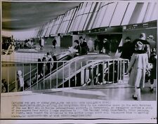 LG819 1962 Wire Photo ARRIVAL AND DEPARTURE Dulles International Airport Scene picture
