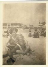 Vintage SMALL FOUND PHOTOGRAPH bw A DAY AT THE BEACH Original Portrait 19 26 F picture