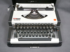 + VTG *RARE* 1975/6 Olympia Traveller de Luxe Typewriter w/Case - NEAR MINT + picture