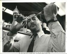 1990 Press Photo Michael Sherman Medical Student of Microbiology Testing DNA picture