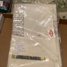 BORDADO A. MAO ORIGINAL EmbroideredTablecloth with 6 Napkins New in Pkg. READ picture