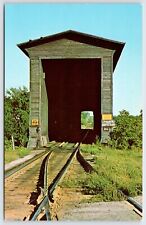 Postcard Old Wooden Covered Railroad Bridge, Swanton Vermont Unposted picture