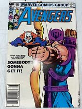 Marvel Comics 1982 The Avengers #223 Newsstand Hawkeye/Ant-Man Classic Cover picture