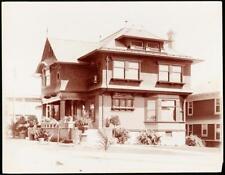 Two-Story Craftsman-Style House In Los Angeles California - Old Photo picture