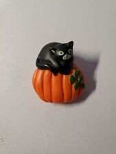Vintage 80s Fun World Div S. Lehman Halloween Black Cat On Pumpkin Pin Brooch picture