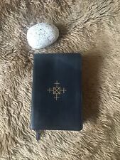 BIBLE. STUDENT STUDY BIBLE. LEATHER. PUBLISHED BY CROSSWAY. picture