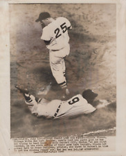 CUBAN MLB CHICAGO WHITE SOX PLAYER ORESTER MINNIE MINOSO 1956 PRESS Photo Y 409 picture