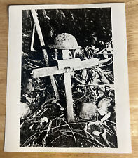 ANTIQUE ORIGINAL PHOTOGRAPH OF WWII SOLDIER'S GRAVE SITE picture