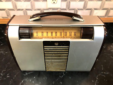 RCA Victor 8BX6 Portable AM Radio picture