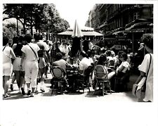LG58 1991 Original Photo CHAMP-ELYSEES Paris France Tourists Gather on Sidewalk picture