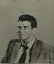 1957 Press Photo Actor smiles in portrait - sap46999 picture