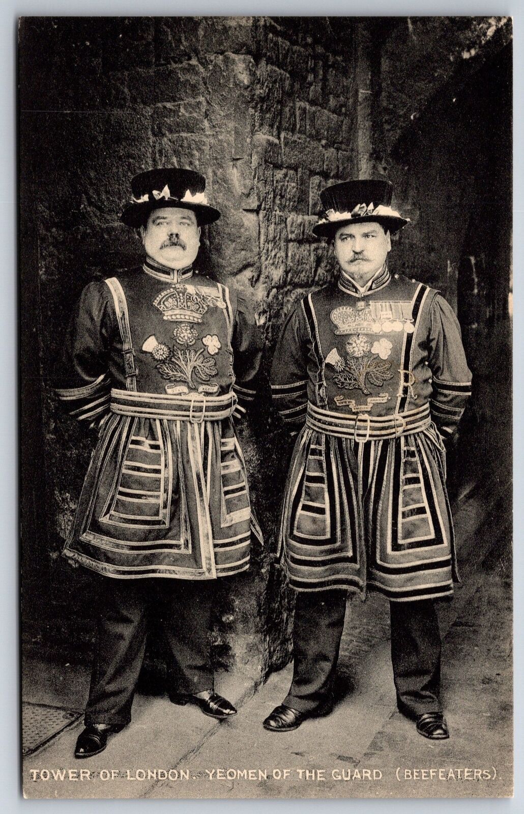 Military~England~Yeomen Of The Guard @ Tower Of London~B&W~Vintage Postcard