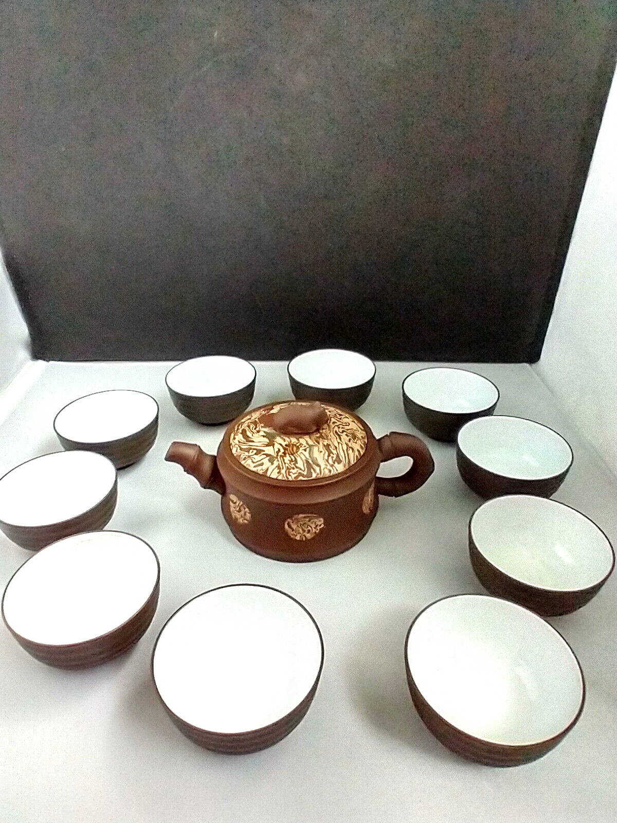 Yixing Clay Oriental Teapot with 10 tea cups, Good Condition