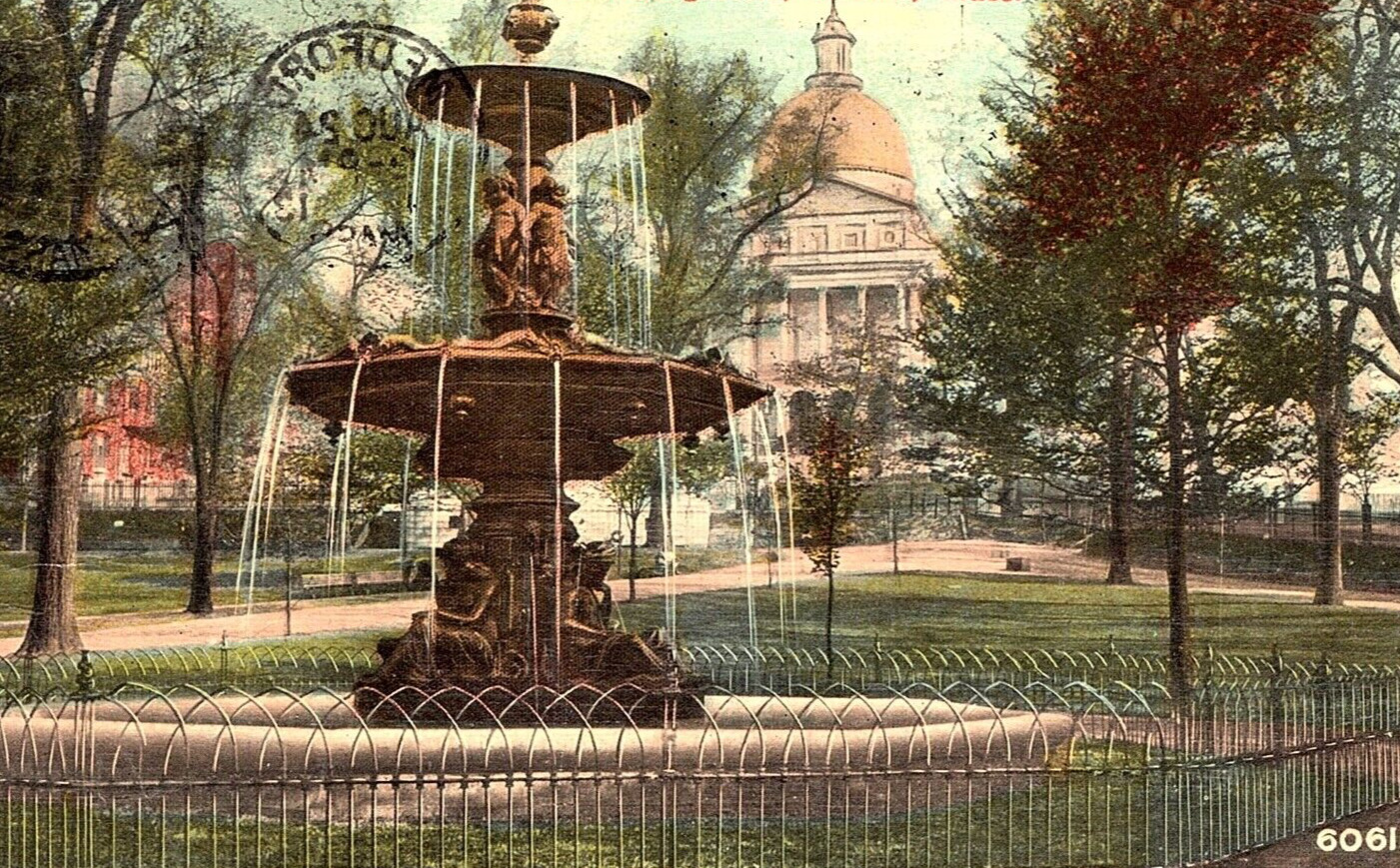 Vintage Postcard Massachusetts, Brewer Fountain, State House, Boston  MA. c1913