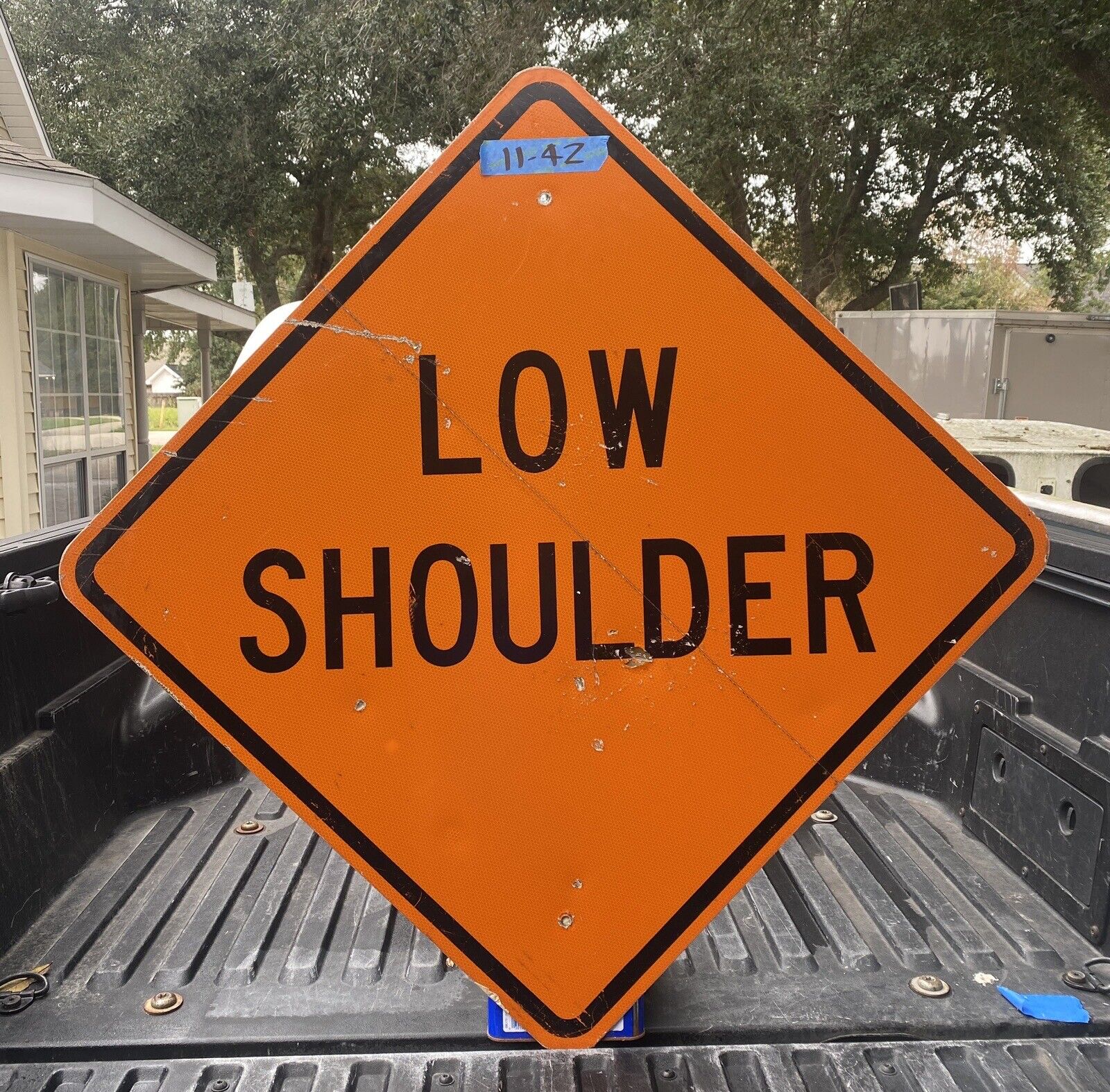 Street Traffic Road Sign (Low Shoulder) 30\