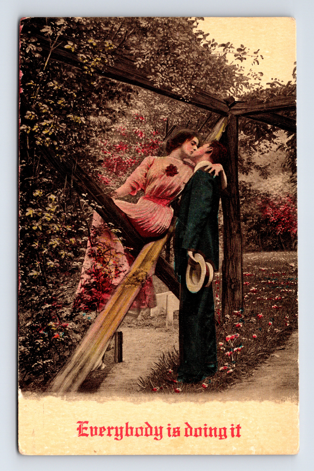Everybody\'s Doing It Romance Lovers Kissing Postcard