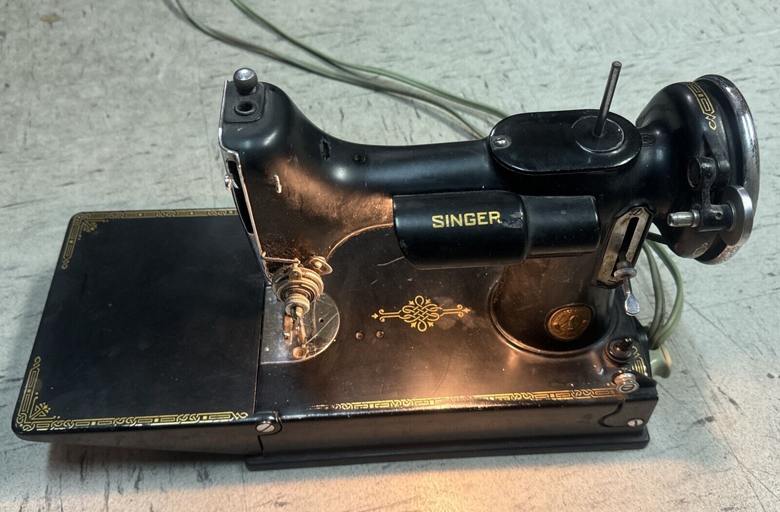 Singer Featherweight 3-110 Sewing Machine Works