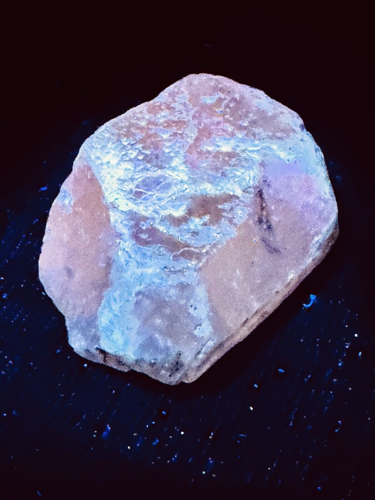 Calcite Crystal uv Active 