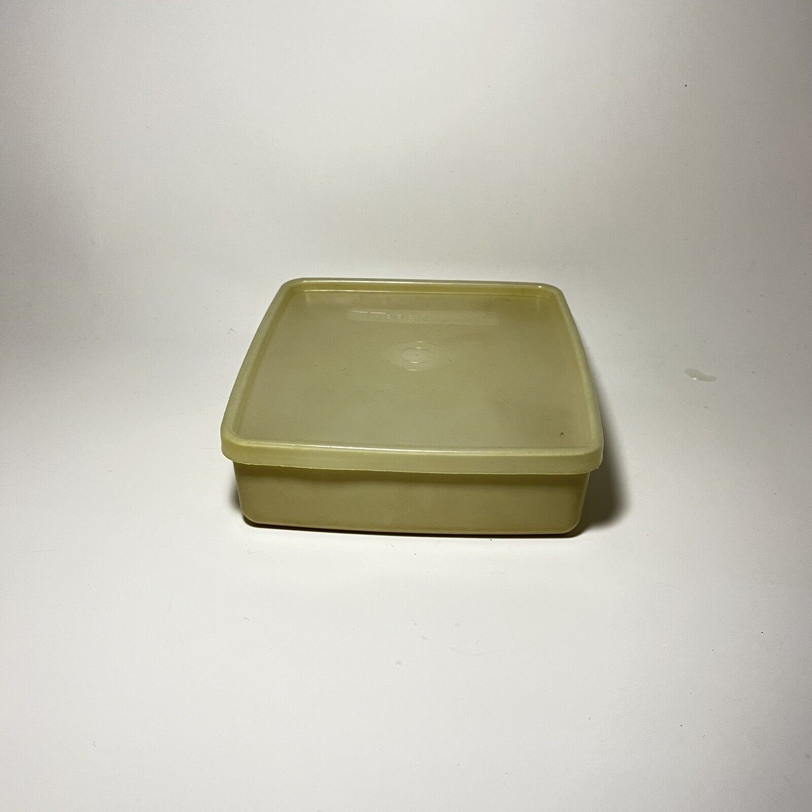 Tupperware Square Store Away Sandwich Keeper with Lid  Vintage