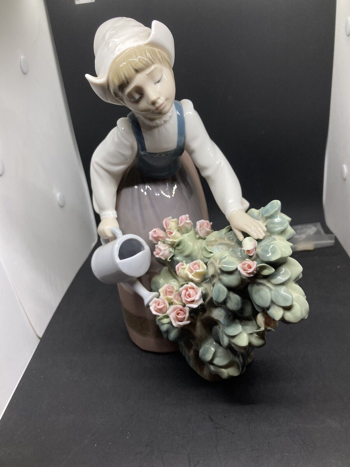 Lladro Dutch Flower Girl Figurine - 1960's