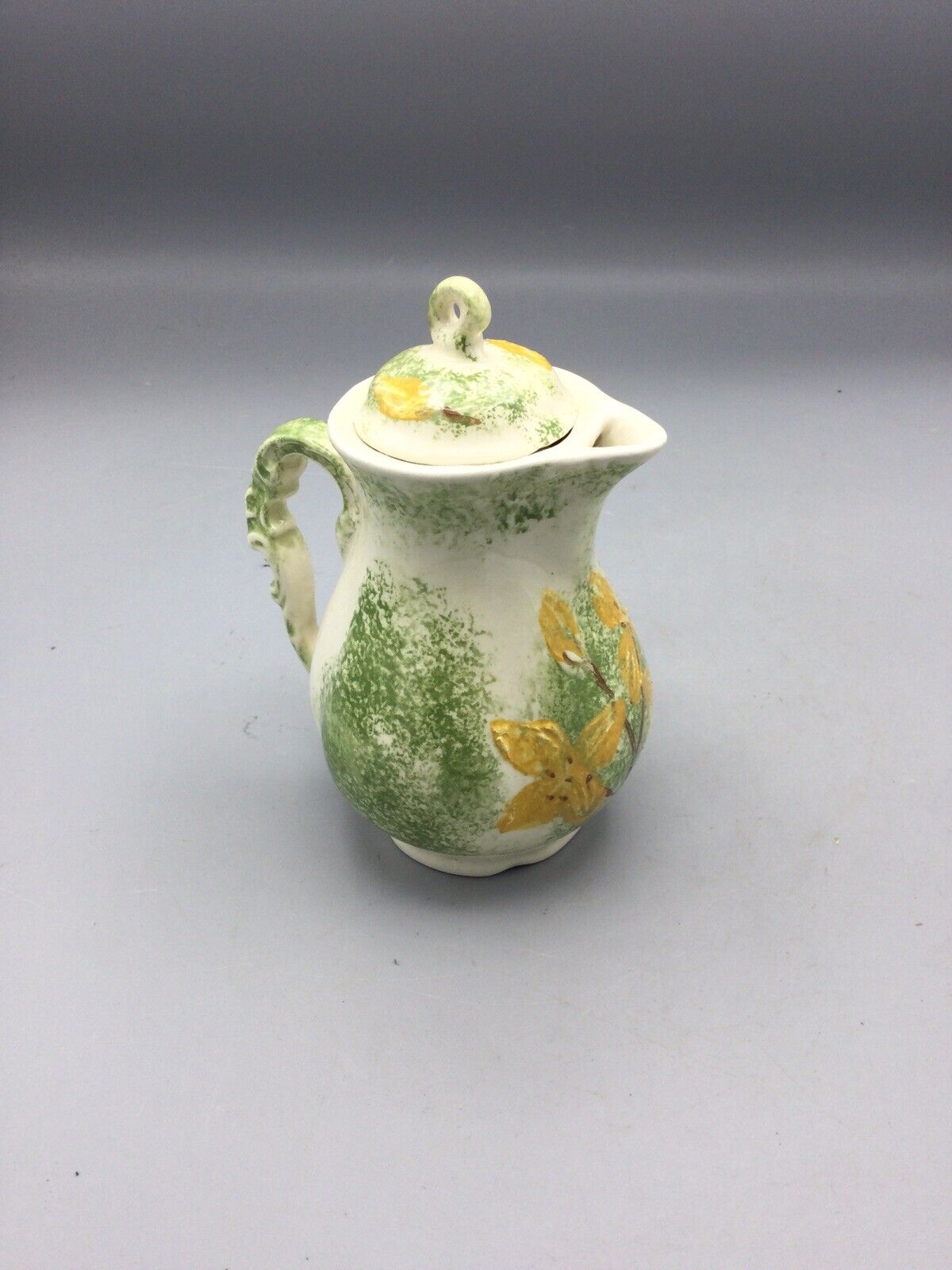 4 1/2” In Singing River Original Vintage Ceramics Vase Yellow Flower Pedals
