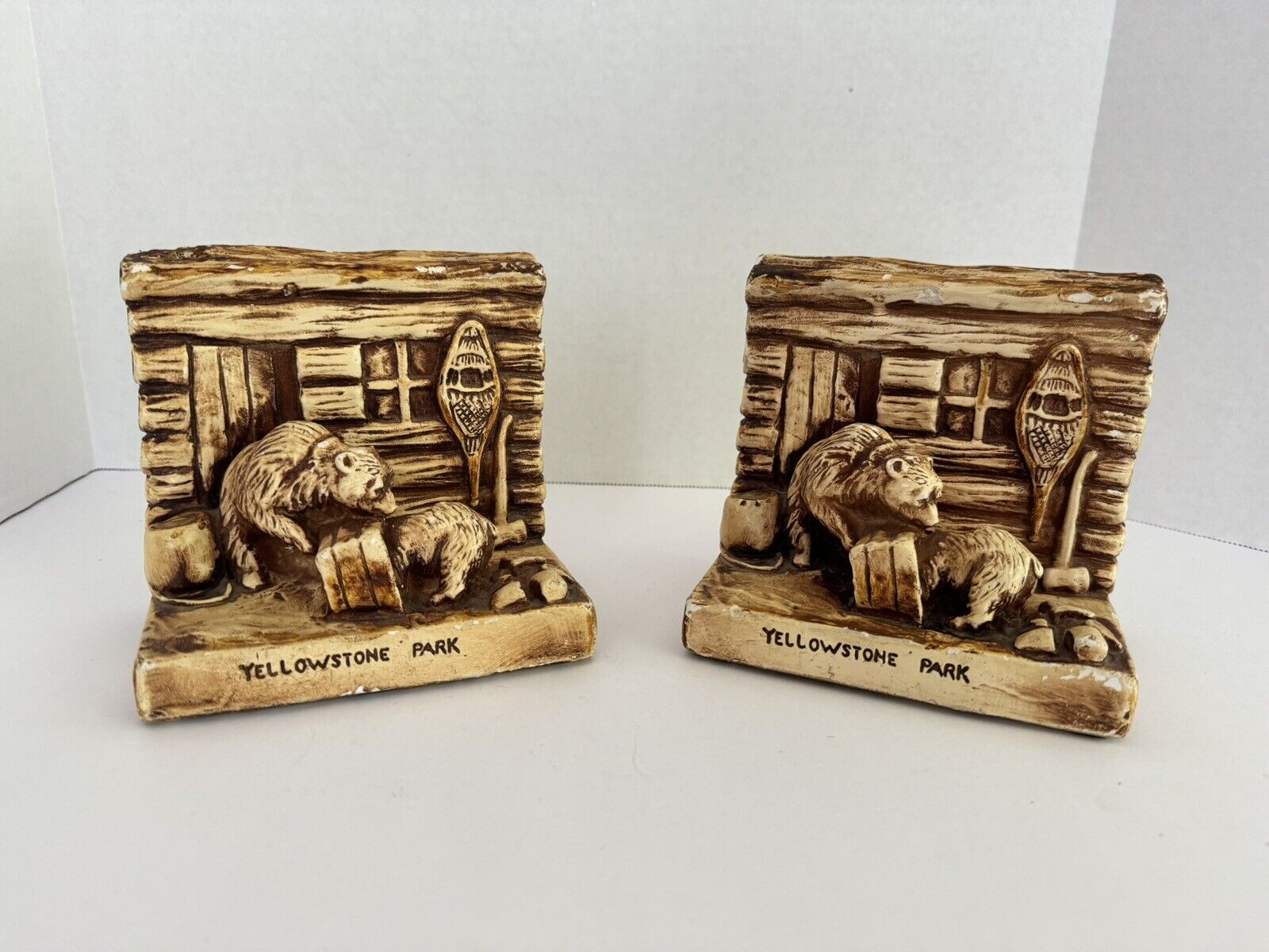 VINTAGE YELLOWSTONE N P CHALK WARE BEARS AND CABIN BOOKENDS